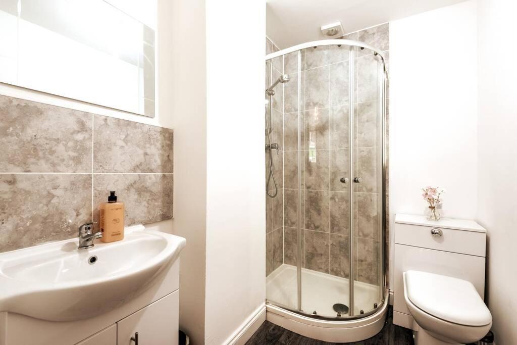 Liverpool City Centre - Fabulous 3 En-Suite Bedrooms - Sleeps 10 People Esterno foto